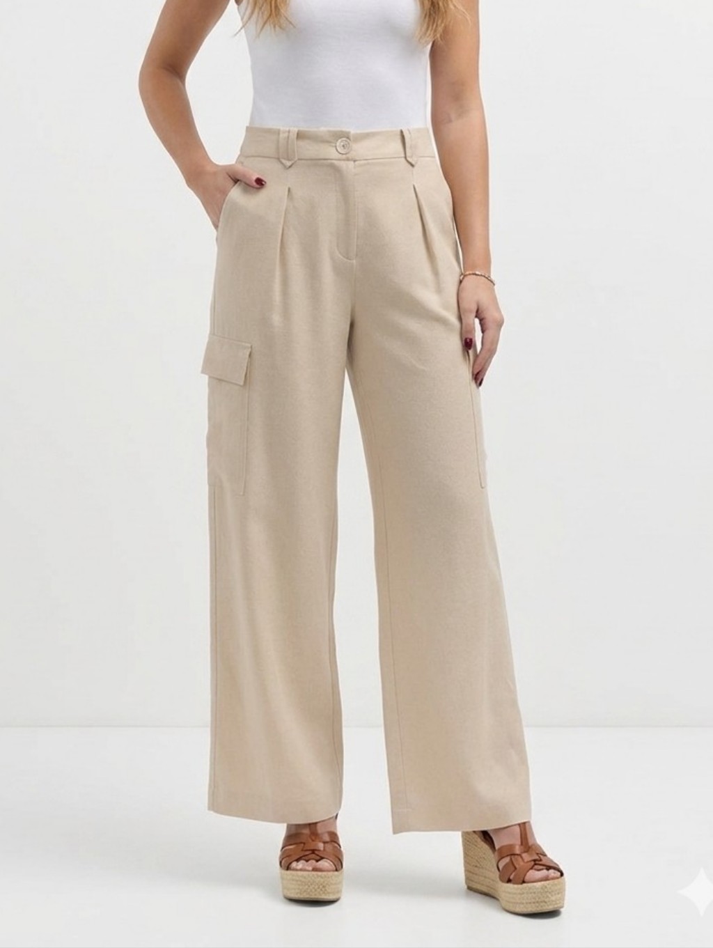 Ellen Tracy Wide-Leg Cargo Pants In Beige Linen Blend